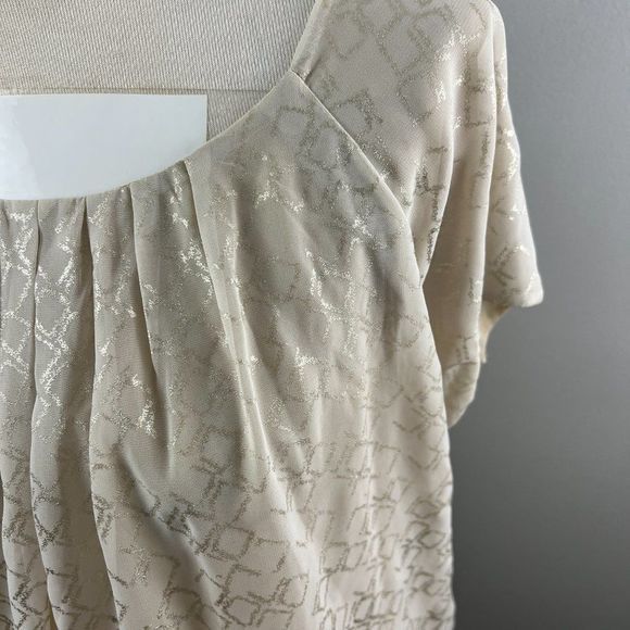 🌿4/$35🌿 FOREVER 21‎ Biege Gold Scoop Neck Blouse (M) - Picture 3 of 8